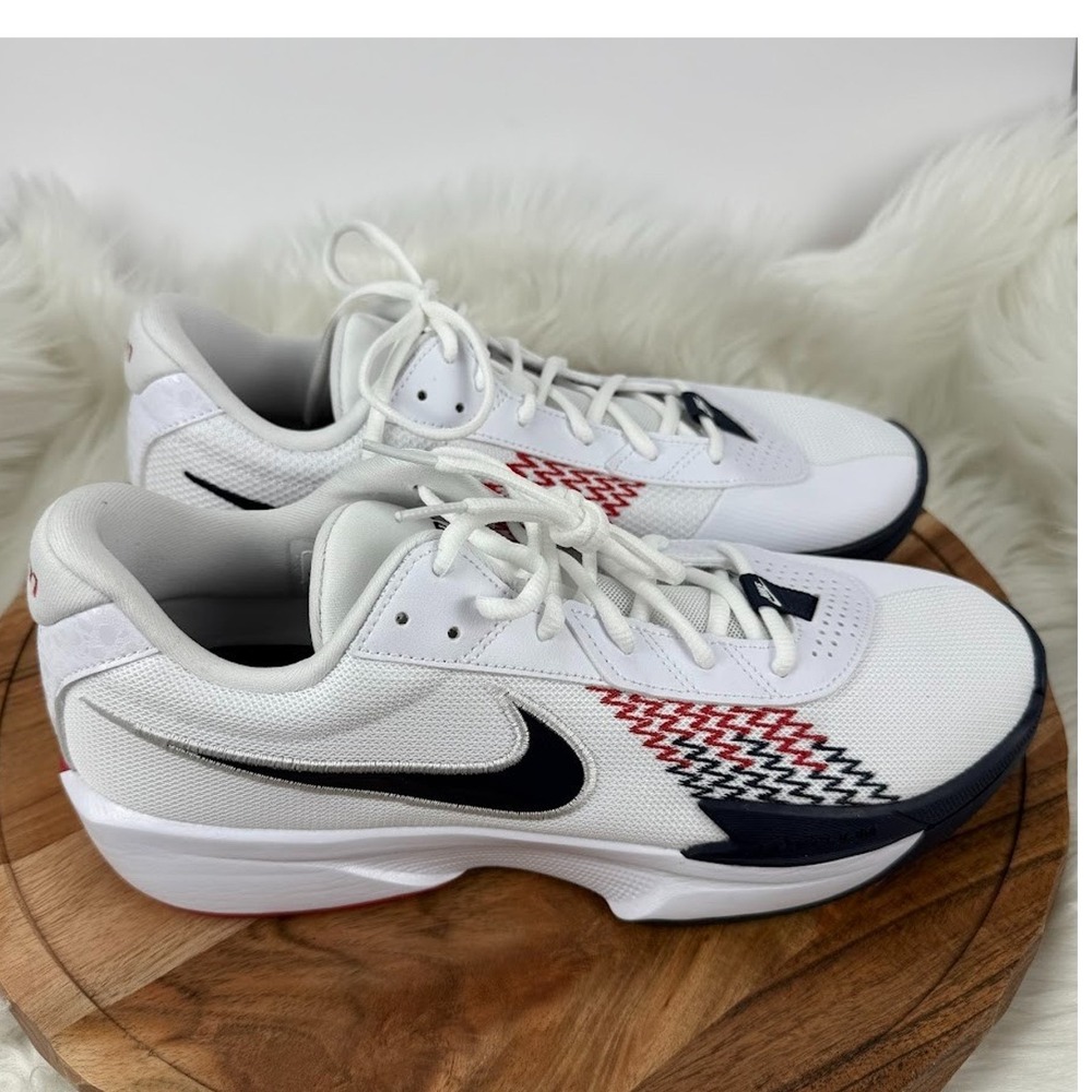 Nike Basketball Training White Red Athletic Shoes New‎ Size 13 (Runs small)